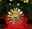 Cœur en bronze doré figurant le cœur de Jésus