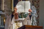 Perpignan : présentation du texte de nomination signé du pape François