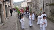 Procession autour de la cathédrale de Cahors
